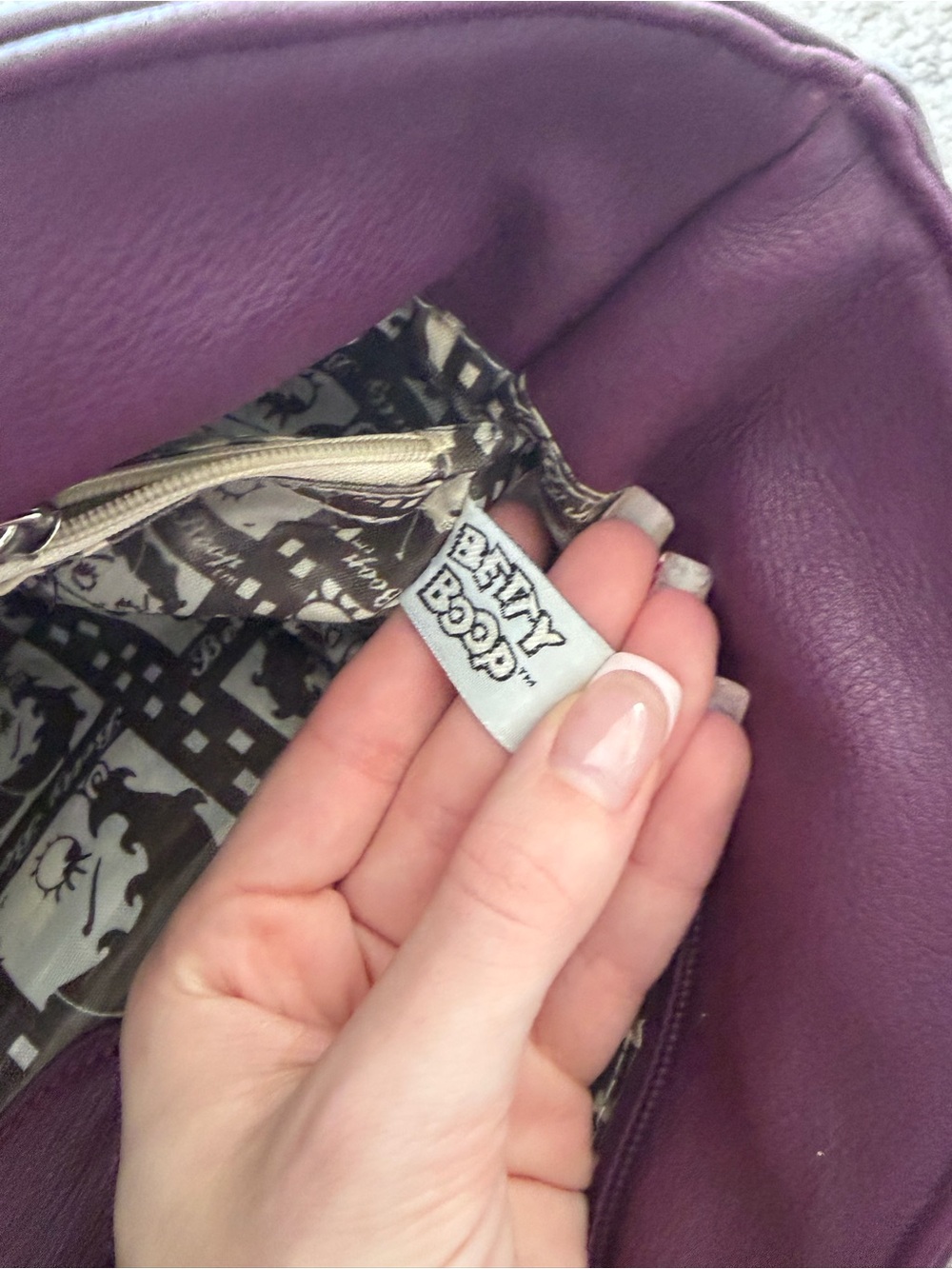 Vintage 2011 Betty Boop Purple Shoulder Bag - Picture 8 of 9